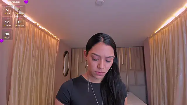 amaliacrus - AmaliaCrus's free webcam - UK Sex Cams