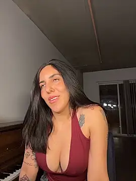 Lolathebaddie webcam