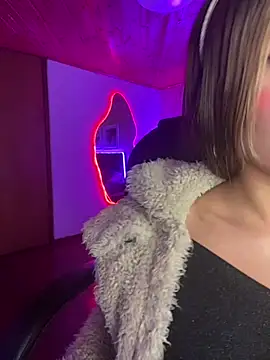 isabella18_pink - Isabella18_pink's free webcam - UK Sex Cams