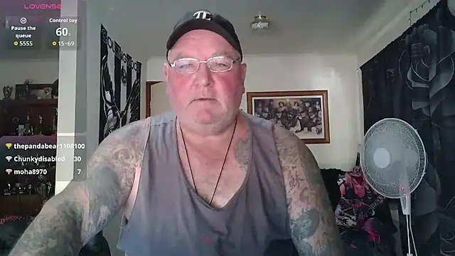 KINKYBLUEYES69 webcam