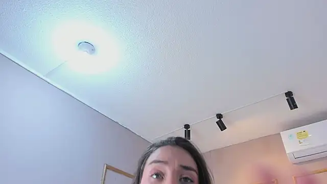 NahimiThompson webcam