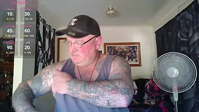 kinkyblueyes69 (M mature) - naked