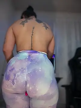 Natural_BIGASS_Nina webcam