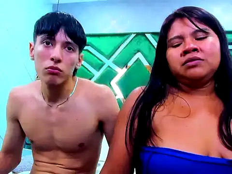 BellaAndNethan webcam