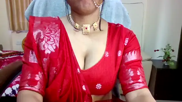 Queenhimanshi webcam