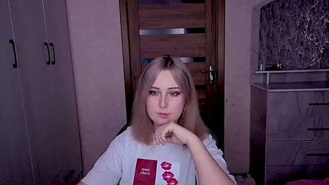 Kristy-Max webcam