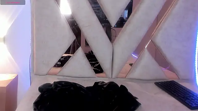 lia_aston - Lia_Aston's free webcam - UK Sex Cams