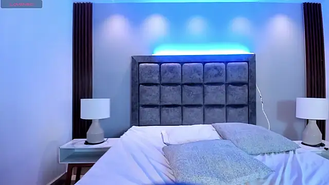 Alicee_Broownn webcam