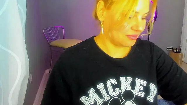 Passion-Blondy webcam