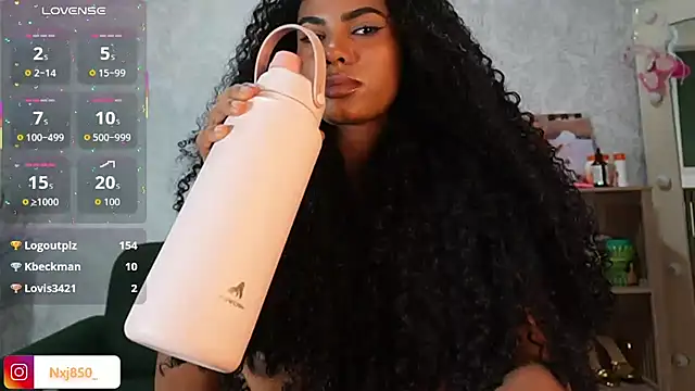 HOTBLACKANDWHITE2 webcam