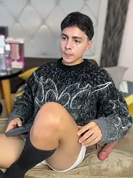 samu_hott (M young) - oil on the buttocks