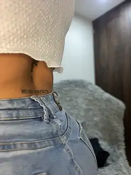 miajones21 (F young) - make me wet