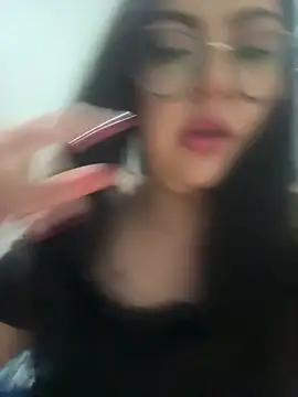 Webcam Model (MileyGia)  is live.Free join now!