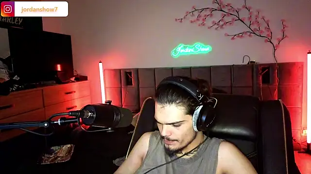 JordanShow webcam