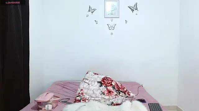 littleshydoll webcam