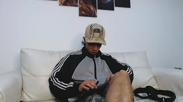 Monkey_uchiha777 webcam