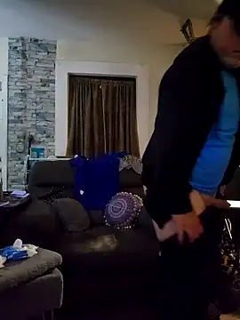 Hotredheadandtoungelasher webcam