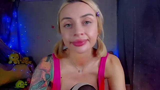 YourLizzyDoll webcam