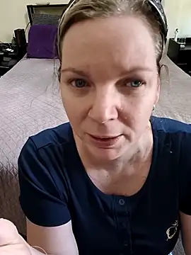 AussieKittyPurr webcam