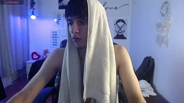 AmethystShadow17 webcam