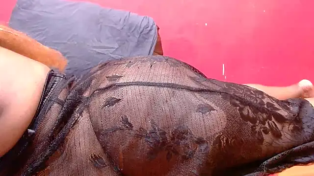 MatureBootyBabe4Uxx webcam