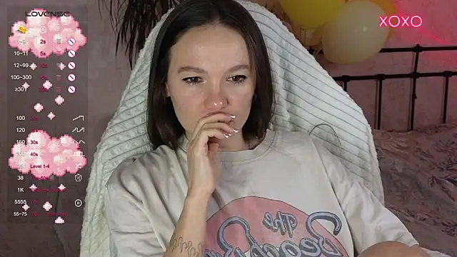 lil_luna_x webcam