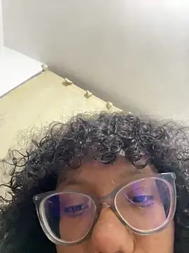 Curly_lily webcam