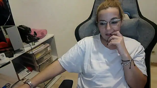 bekka__ (F young) - si quieres algo ya sabes