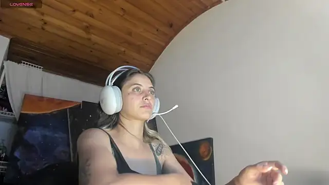 mariecam420 - Mariecam420's free webcam