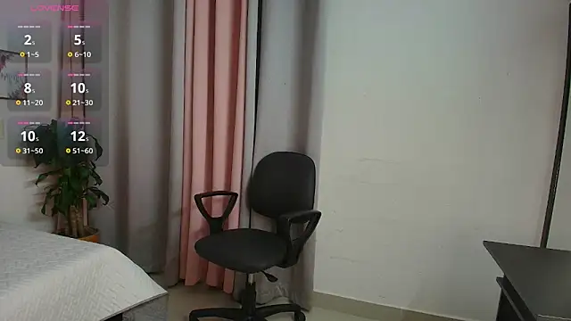Natalye_23 webcam