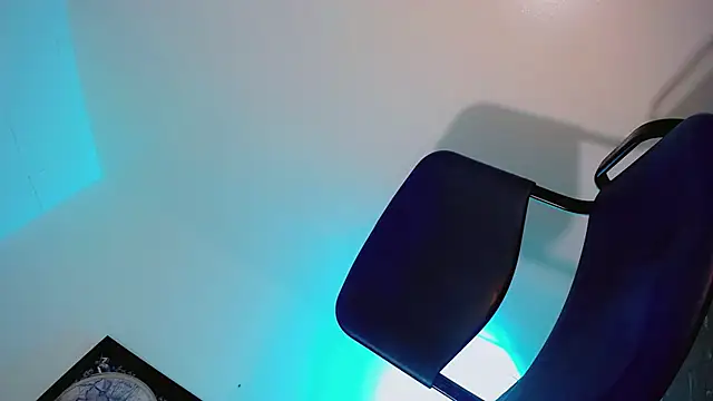 katha_Crawford webcam