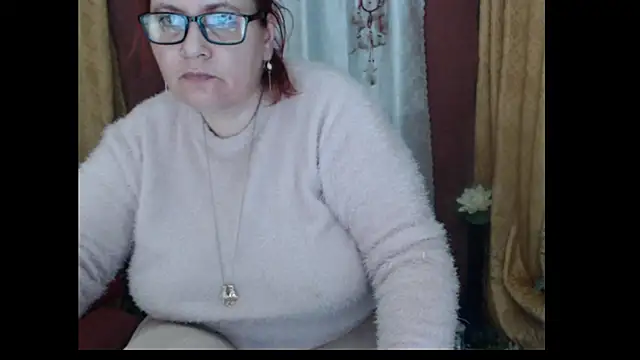 PlayfullMature webcam