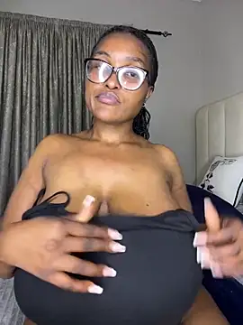 Bustygoddess32