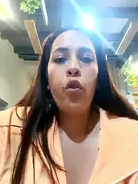 lena-32 (Ask my age) - Fingers in pussy