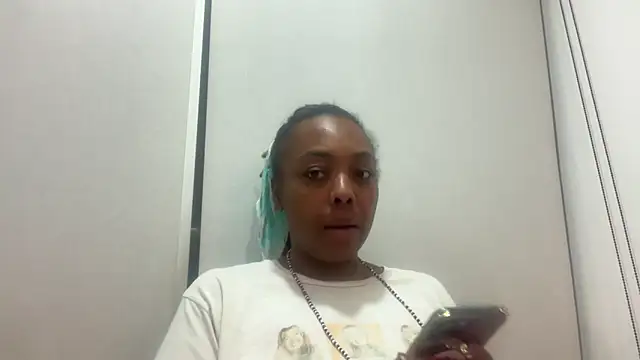 ChocolateCakeQueen webcam