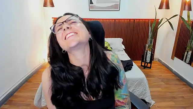 KatherineBond webcam