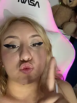 Webcam Model (NibiruNairobi69)  is live.Free join now!