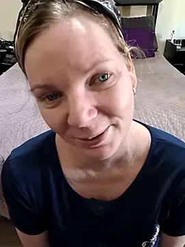 AussieKittyPurr webcam