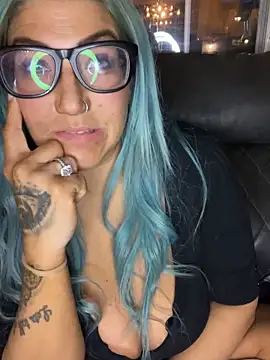 LittleMissEeve webcam