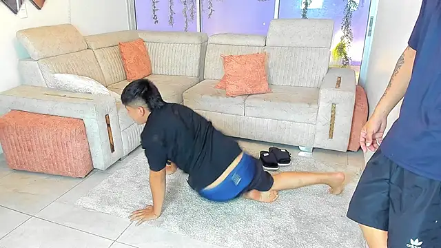 friendslikeplay - Friendslikeplay's free webcam - UK Sex Cams