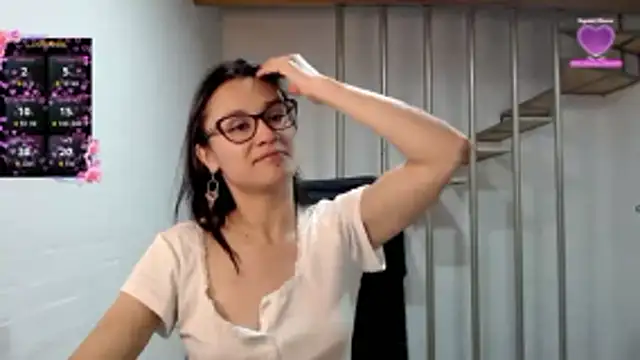 Jessie_Desire webcam