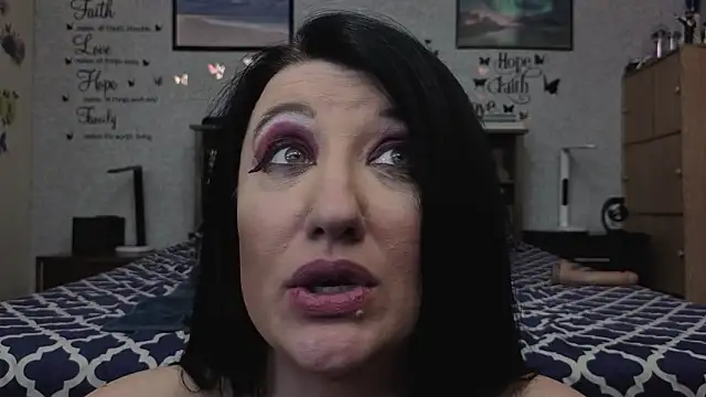 rayna (F milf) - Make my legs tremble with a SQUIRT🌊💦