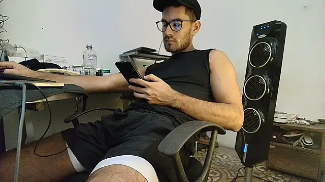 master_hardx (M young) - undress slowly until I get hard and cum