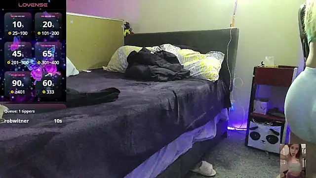 blondiewithanass - Blondiewithanass's free webcam - UK Sex Cams