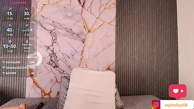 big_tits_in_your_face webcam