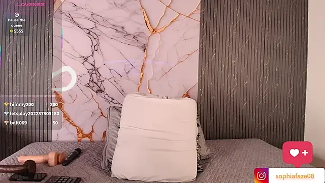 big_tits_in_your_face webcam