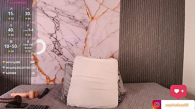 big_tits_in_your_face webcam