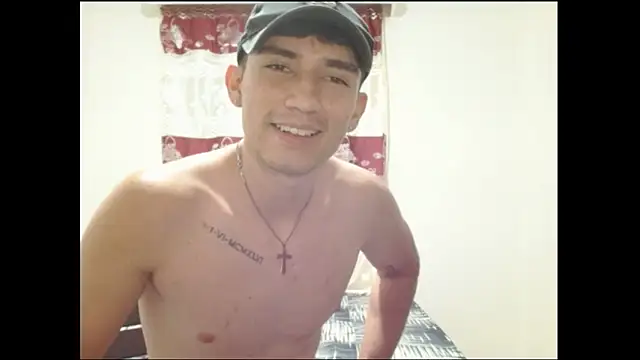 chicomalofff - ChicoMaloFfF's free webcam - UK Sex Cams