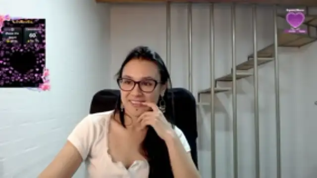 Jessie_Desire webcam