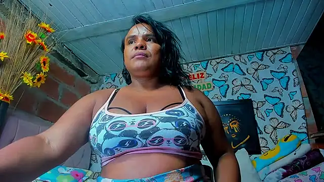 lucianaosorno25 webcam